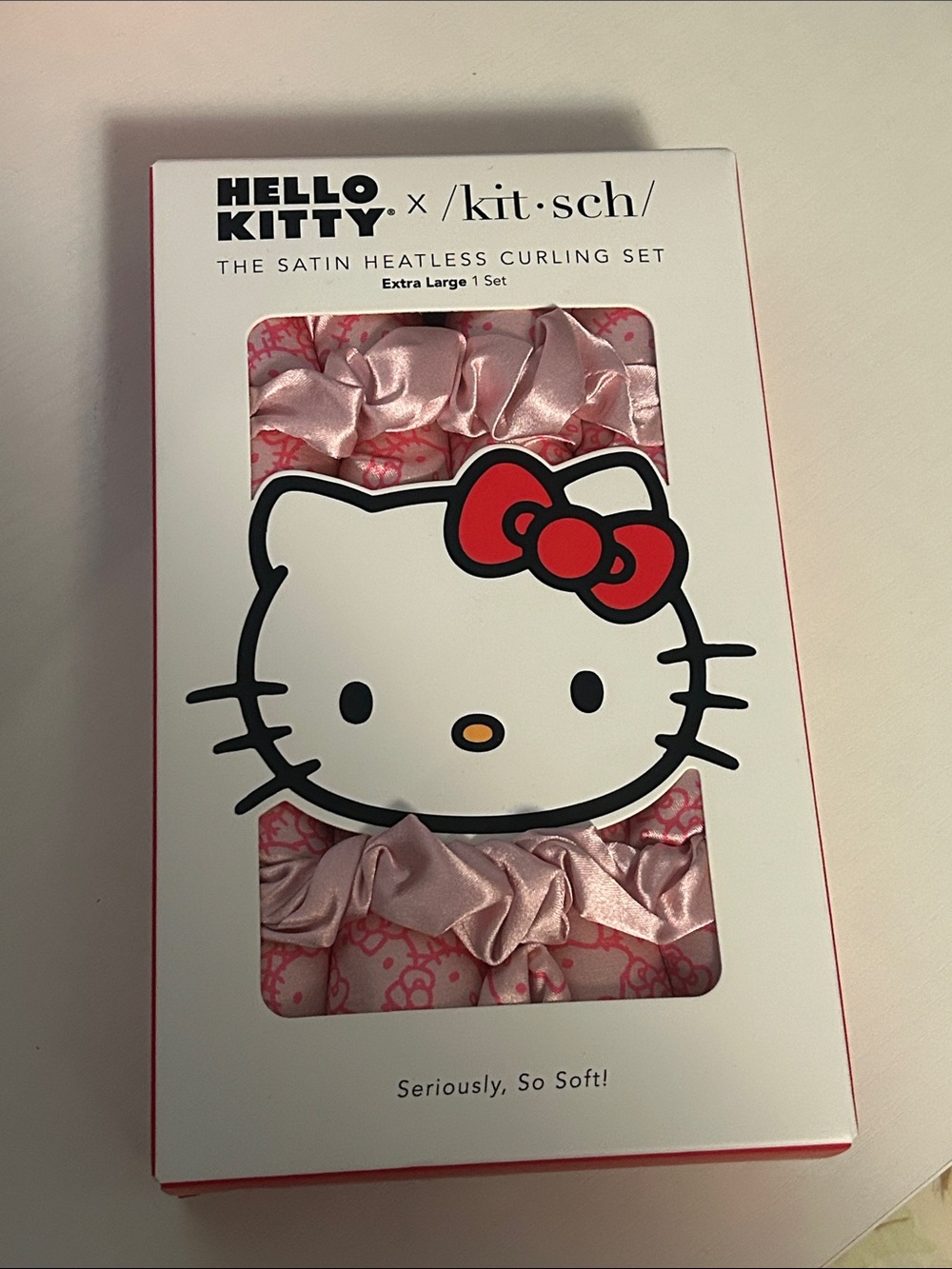 Hello Kitty x Kit-sch XL Satin heatless curling set